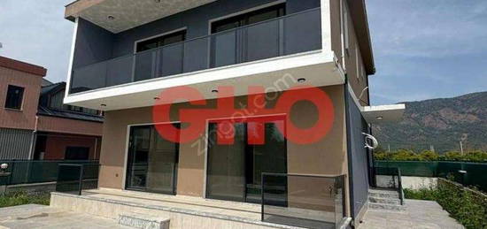 Kyceiz Toparlar Mahallesinde 4+1 Mstakil Triplex Satlk Villa