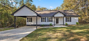 393 Lake Dockery Dr, Byram, MS 39272