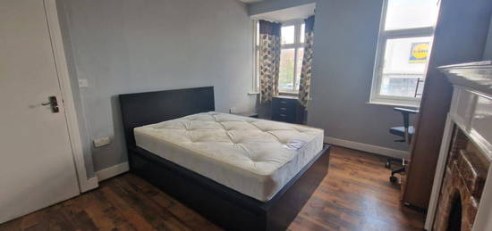 Room to rent in Longbridge Road, Room 2, Dagenham RM8