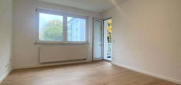 Moderne und renovierte 2-Zimmer-Wohnung mit Balkon