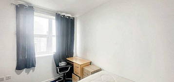 Studio to rent in Millstone Lane, Leicester LE1