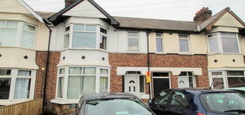 5 bedroom terraced house