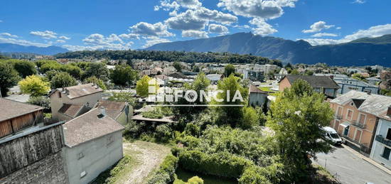 APPARTEMENT T4 EN ATYQUE DUPLEX , 3 TERRASSES, 2 SALLES D' EAU, GARAGE 40M2, PARKING PRIVÉ CENTRE VILLE AIX LES BAINS RARE