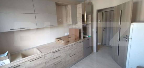 Apartament 3 camere,2 bai,balcon,60mp,semidecomandat,renovat ,oras Bec