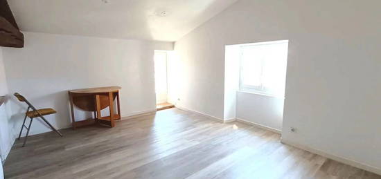 Studio  à vendre, 1 pièce, 28 m², Étage 3/–