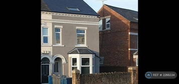 5 bedroom semi-detached house