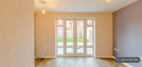 2 bedroom end of terrace house