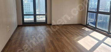 MASLAK AĞAOĞLU 1453 SİTESİ SATILIK 2+1 ARAKAT BOŞ DAİRE