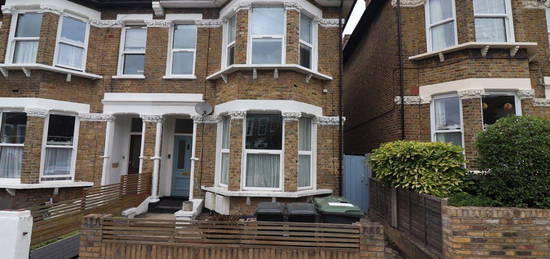 2 bed flat to rent