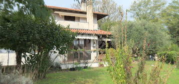 Villa in vendita a Casciago