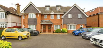 Flat for sale in Fairfield Road, Uxbridge UB8