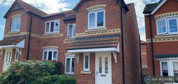 3 bedroom semi-detached house