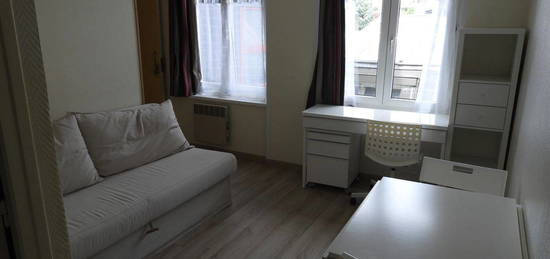 Loue studio meuble 20m2 lille République proche Catho