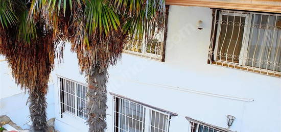 Üsküdar Kısıklı'da 3+1 Otoparklı Bahçe Dubleks Kiralık Daire