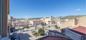 PIAZZA UMBERTO I - APPARTAMENTO PANORAMICO