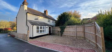 4 bed detached house to rent