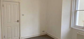 Flat to rent in Promenade House, Worthing BN11