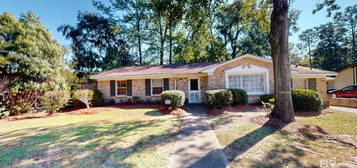 816 Overbey Dr, Mobile, AL 36608