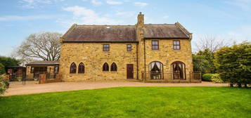 6 bed detached house for sale