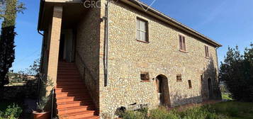 Rustico, buono stato, 730 m², Centro, Montefalco