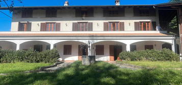 Villa bifamiliare