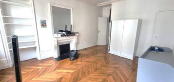 Appartement  à louer, 2 pièces, 1 chambre, 57 m²