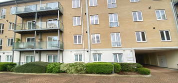 Flat to rent in St. James's Road, Brentwood CM14