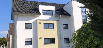 Stilvolle, neuwertige 3,5-Zimmer-Wohnung mit Balkon und Einbauküche in Langenau