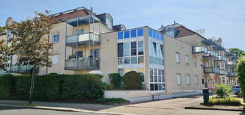 Freie Maisonette-Wohnung mit offenere Galerie! EBK! Terrasse! Stellplatz!