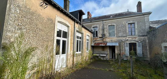 Maison de caractère à rénover située à La Fontaine Saint Martin