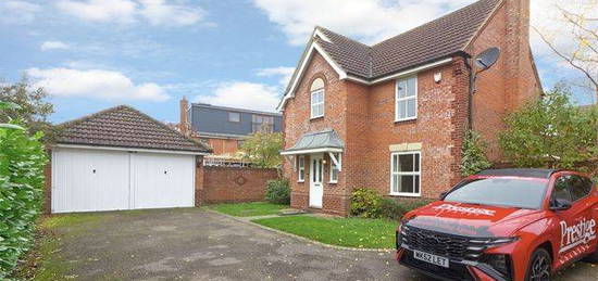 4 bed detached house to rent