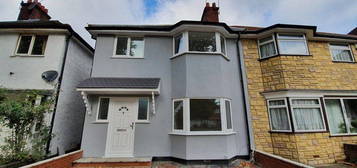 4 bed semi-detached house to rent