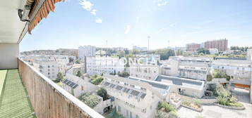 BEL APPARTEMENT 5P DE 89 M2 AVEC GRAND BALCON ET CAVE