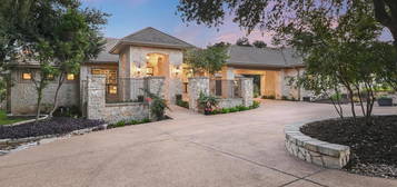 8721 Mendocino Dr, Austin, TX 78735