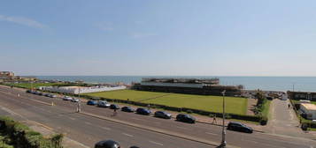 Flat to rent in Kingsway, Hove BN3