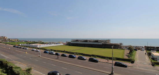 Flat to rent in Kingsway, Hove BN3