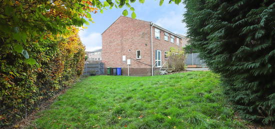 3 bed semi-detached house to rent