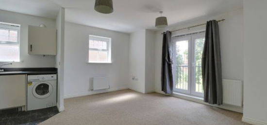 Flat to rent in Hathersage Close, Grantham NG31