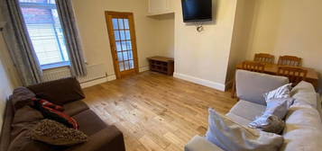 2 bed flat to rent