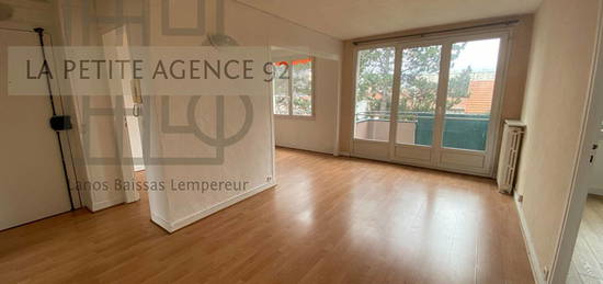 Appartement  à louer, 3 pièces, 2 chambres, 54 m²