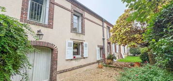 Maison  à vendre, 9 pièces, 5 chambres, 251 m²