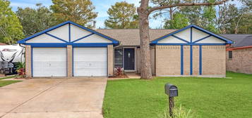 318 Bayridge Dr, League City, TX 77573