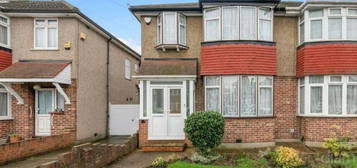 3 bed semi-detached house to rent