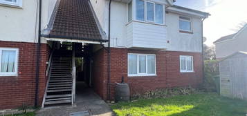 Flat to rent in Lon Hedyn, Rhyl LL18