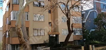 YAKACIK TARİHİ AYAZAMA CAD. ÜZERİNDE KAÇMAZ FIRSAT 3+1 DAİRE