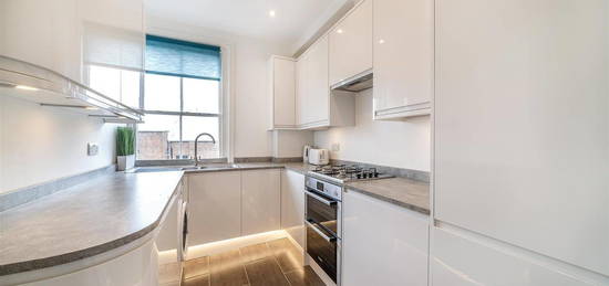 Flat to rent in St. Aubyns Road, Crystal Palace SE19