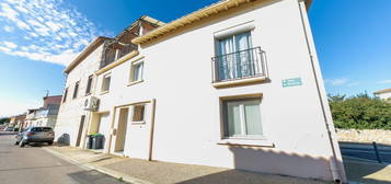 Maison de village avec garage et terrasse