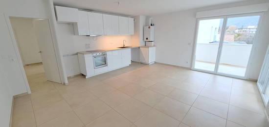 Location appartement 4 pièces 82 m²