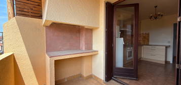 APPARTEMENT 3 PIECES PROCHE CENTRE-VILLE, AVEC TERRASSE, PAR