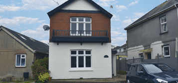 Detached house to rent in Priory Road, Newport PO30